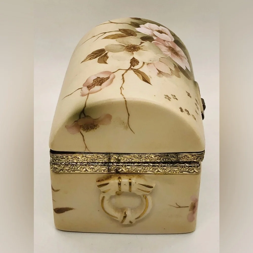 Vintage Victorian Garden Hummerlwerk DOGWOOD Jewelry Trinket Box, Porcelain